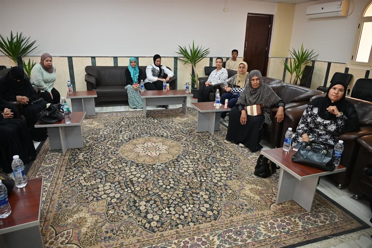 محافظ جنوب سيناء  يلتقي ممثلات المرأة بالمحافظة 