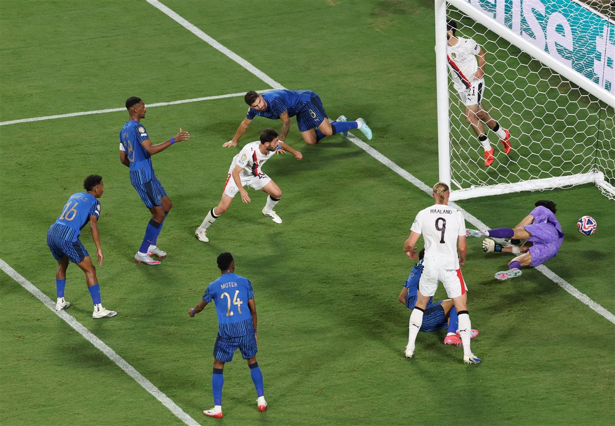 هدف مانشستر سيتي الأول في مرمى الهلال