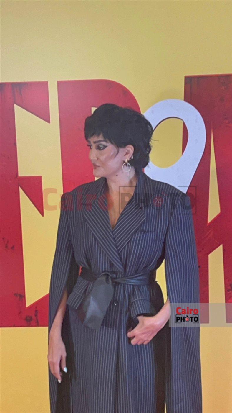 بـ لوك مختلف.. غادة عبد الرازق والمخرج أحمد نادر جلال من العرض الخاص لفيلم أحمد وأحمد