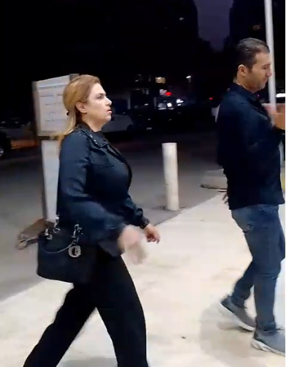 سيمون في عزاء والدة هشام إسماعيل