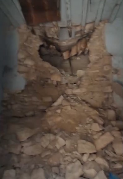 <strong>منزل آيل للسقوط بحلوان </strong>