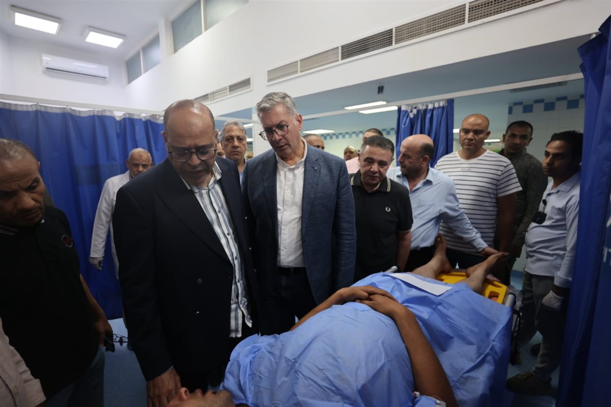 وزيرا العمل والبترول يطمئنان على الناجين من حادث بارج خليج السويس