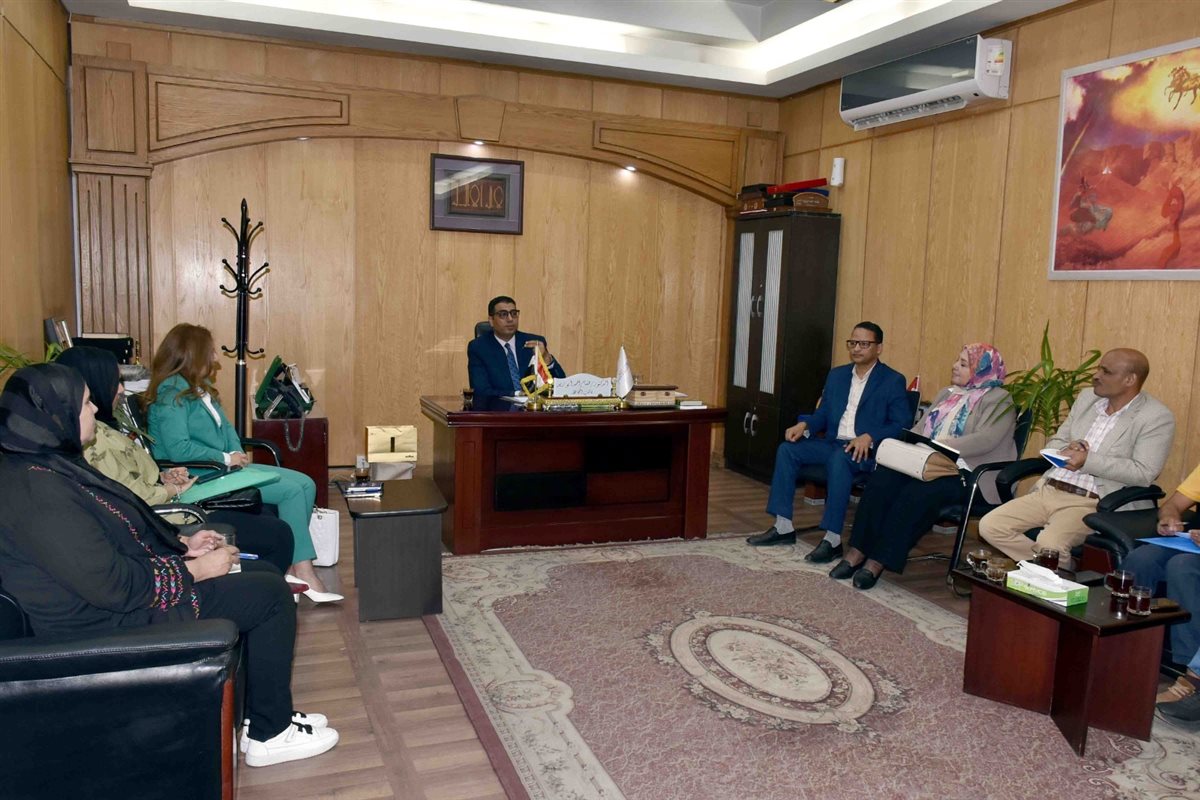 الدكتور هشام ابو زيد نائب محافظ الأقصر