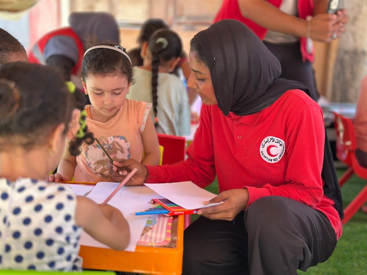  الهلال الأحمر يُطلق قافلة شاملة إلى قرية كفر السنابسة بالمنوفية 