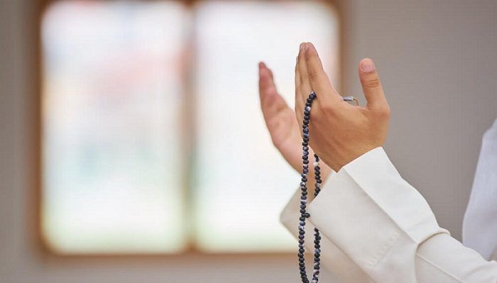 هل دعاء الاستفتاح في الصلاة واجب