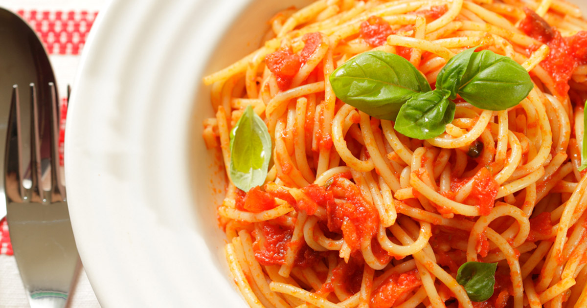 طريقة عمل المكرونة بمعجون الطماطم