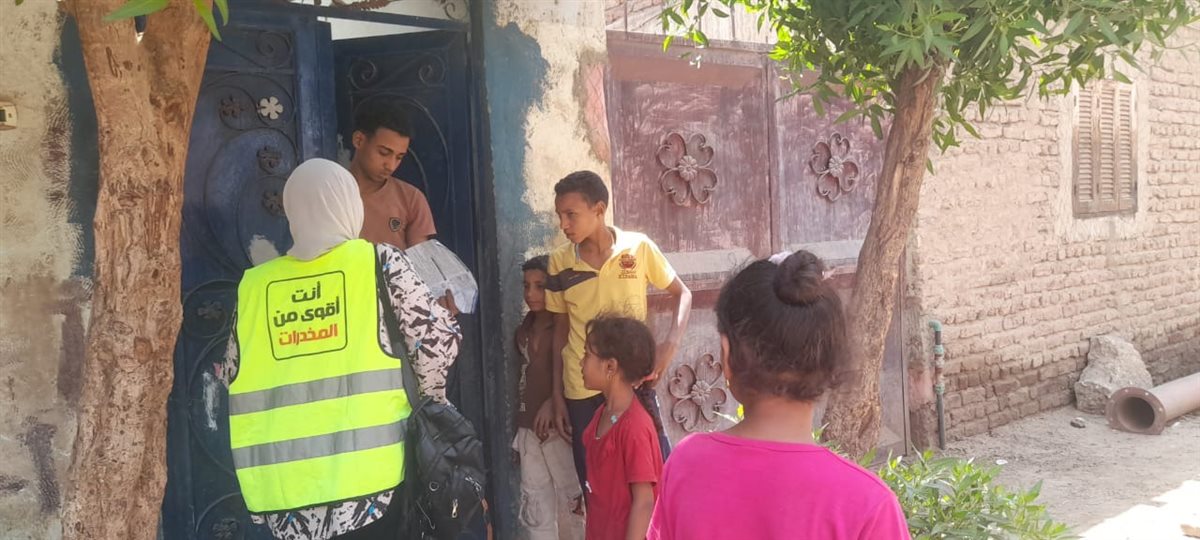 حملات طرق الأبواب لعلاج الإدمان بالأقصر