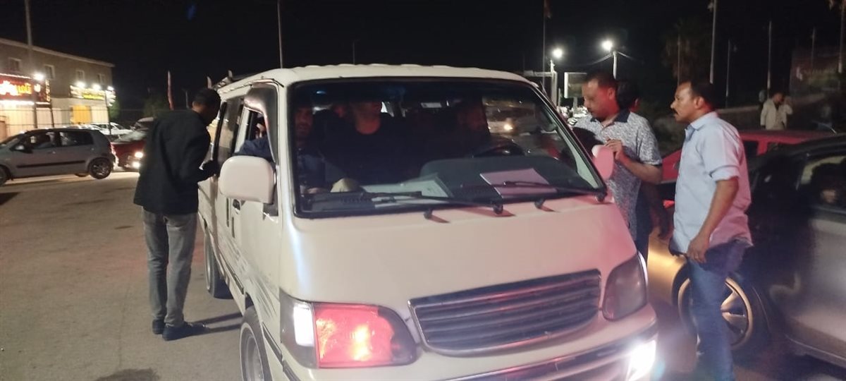 حملة مرورية مكبرة بالفيوم تضبط المخالفين وتحقق الانضباط بمشاركة المرور وإدارة المواقف