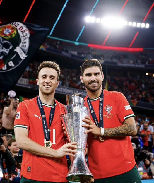 <strong>روبن نيفيز ودييجو جوتا</strong>