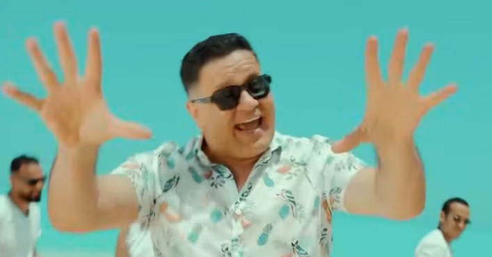 <strong>إدوارد ونجله في ضيافة صاحبة السعادة</strong>