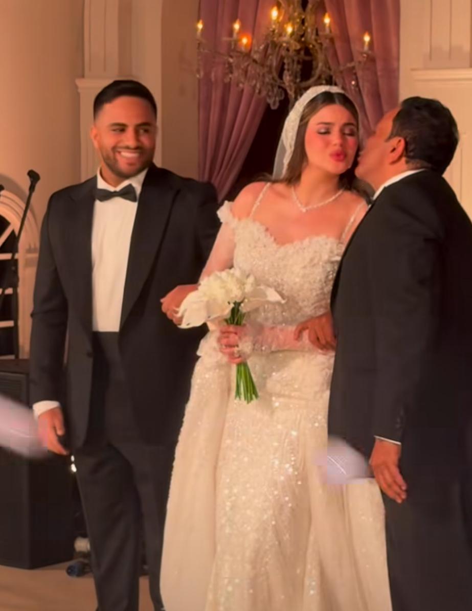 لقطات مؤثرة من حفل زفاف بسمة محمد فؤاد