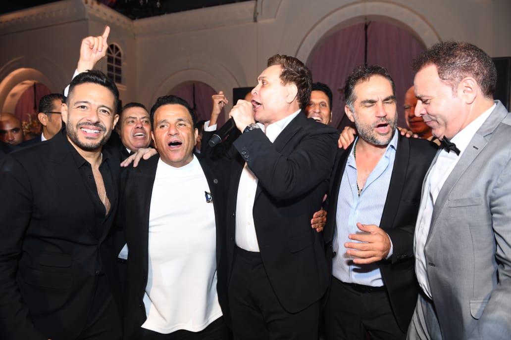 نجوم الغناء يحيون حفل زفاف بسملة ابنة محمد فؤاد