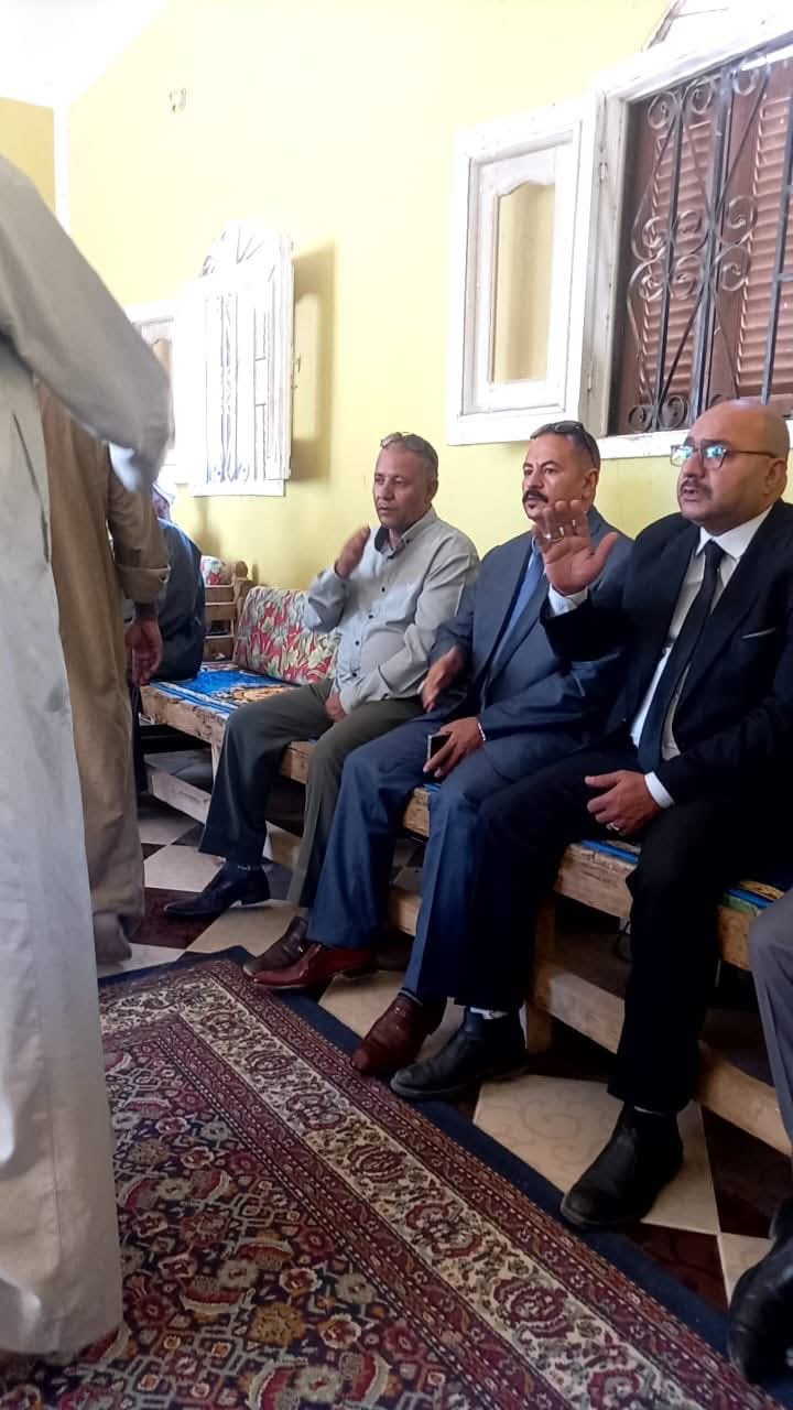 تقديم واجب العزاء في شهيد حفار جبل الزيت