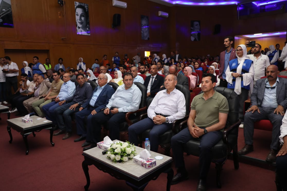 <strong>افتتاح منشآت رياضية</strong>