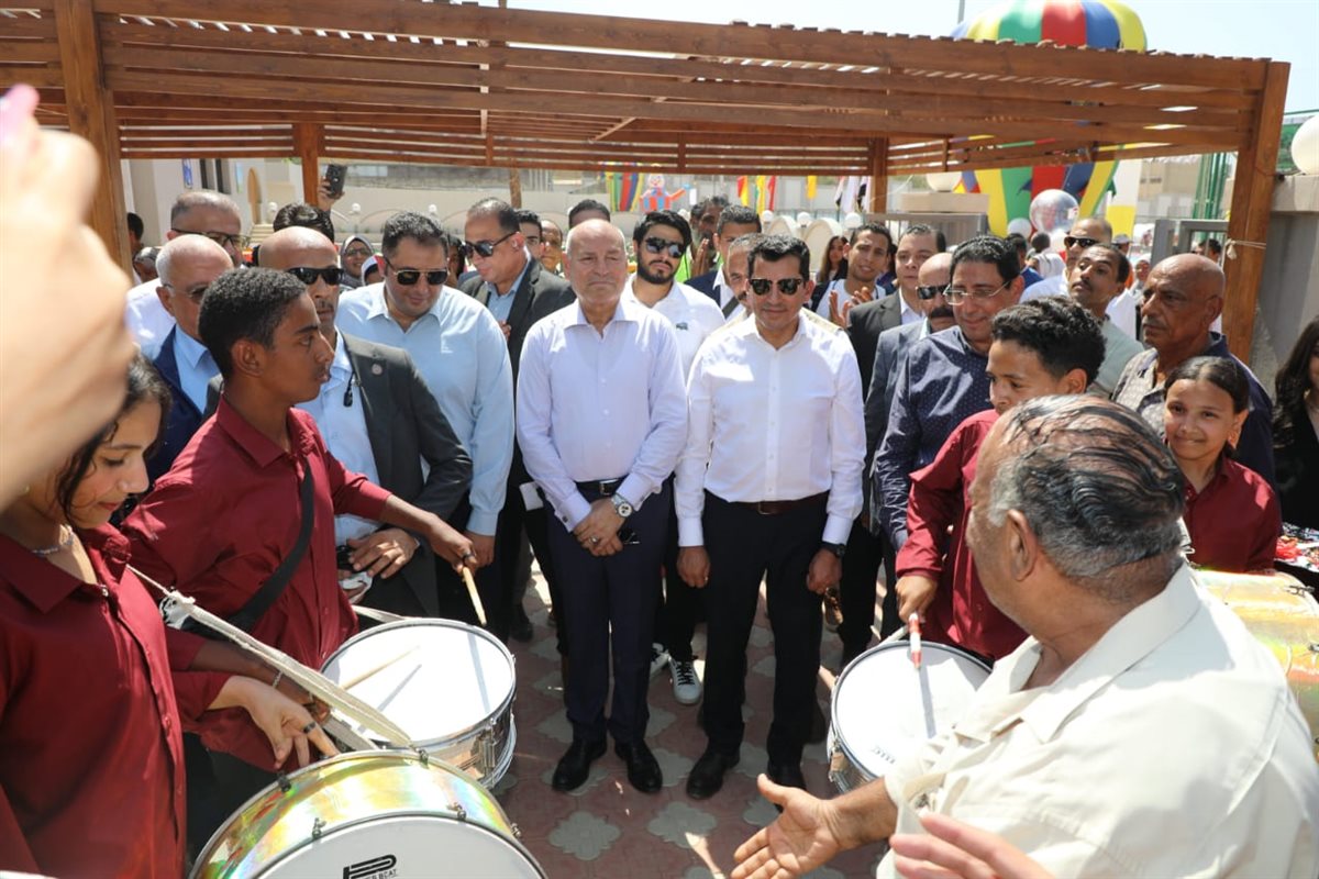 <strong>افتتاح منشآت رياضية</strong>