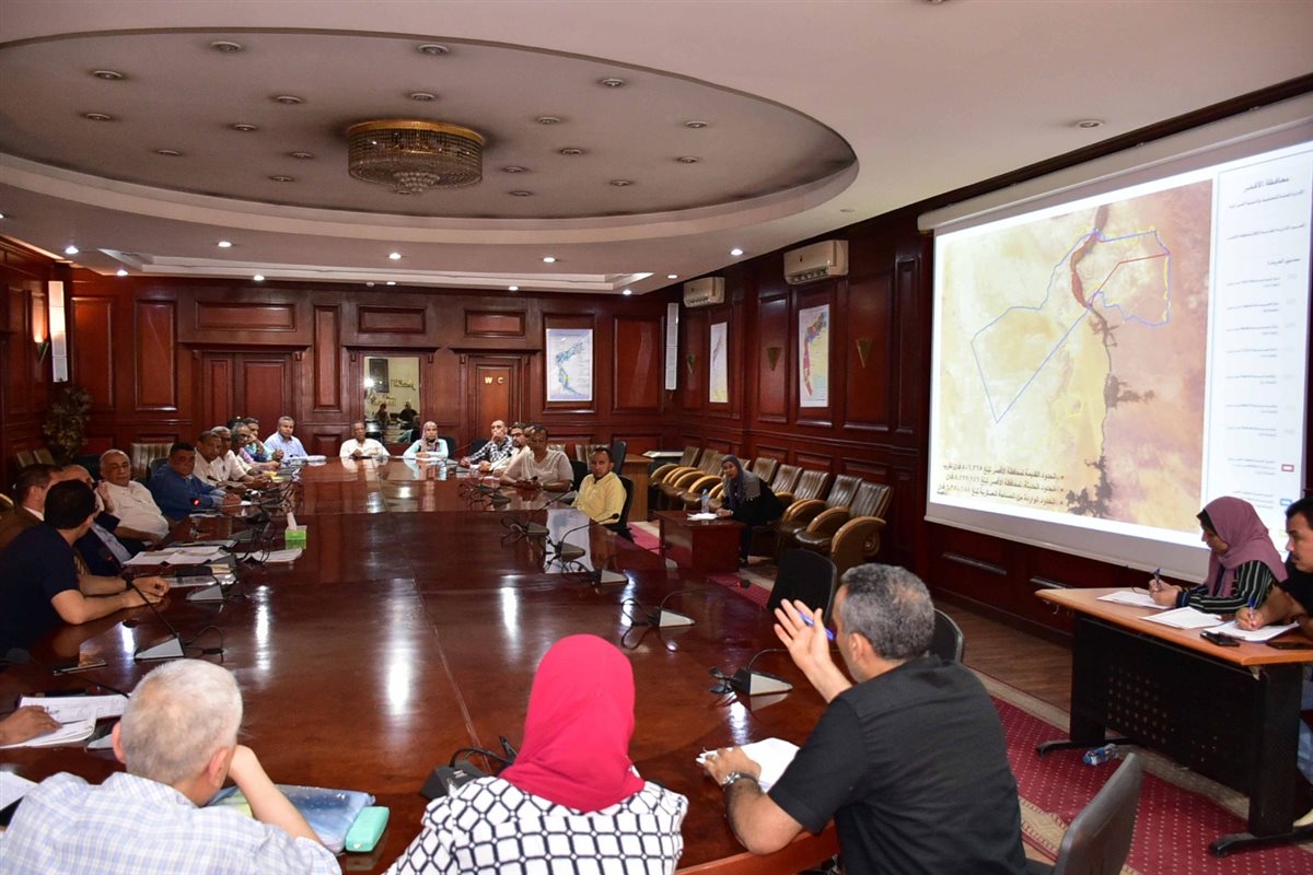محافظ الأقصر يعتمد خريطة الحدود الإدارية