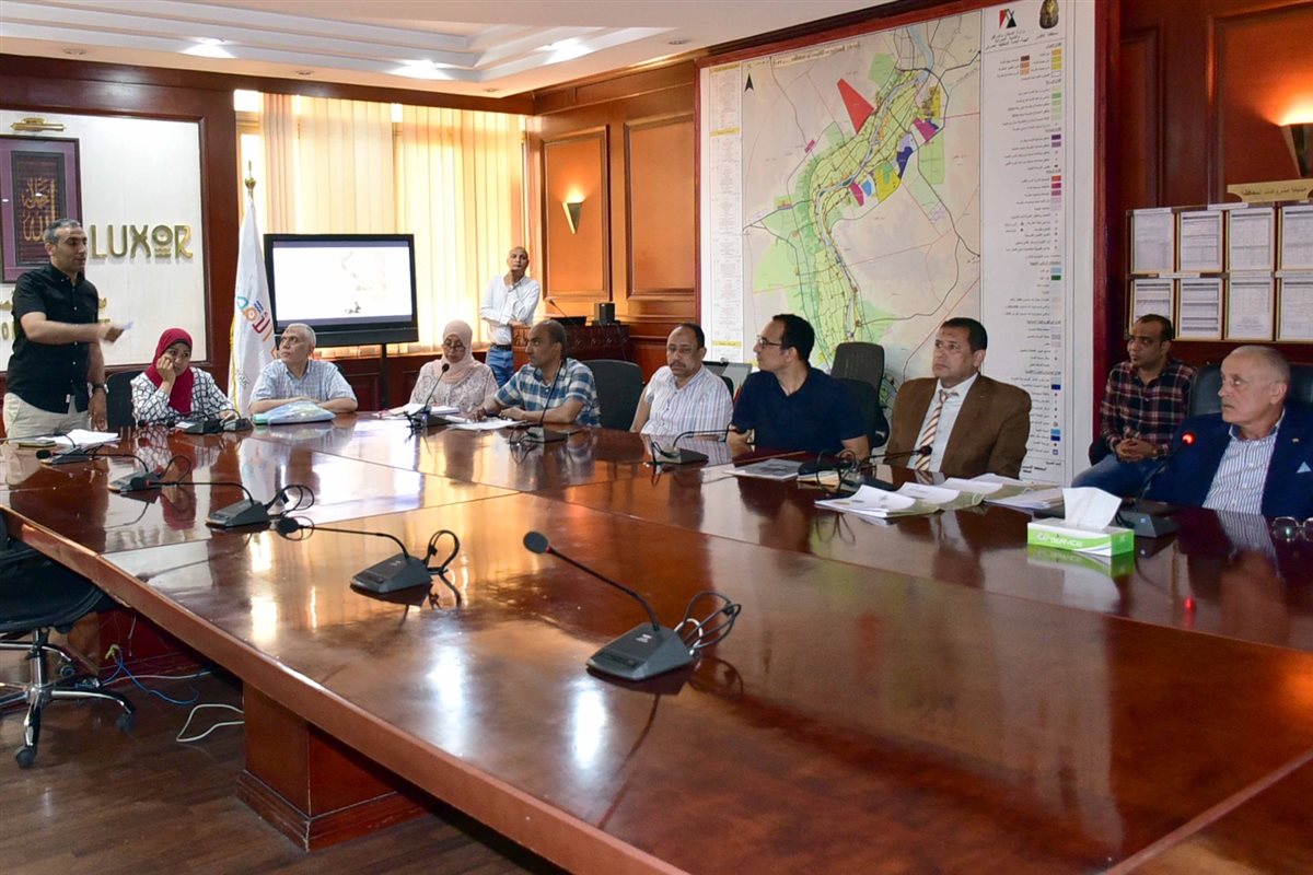 محافظ الأقصر يعتمد خريطة الحدود الإدارية