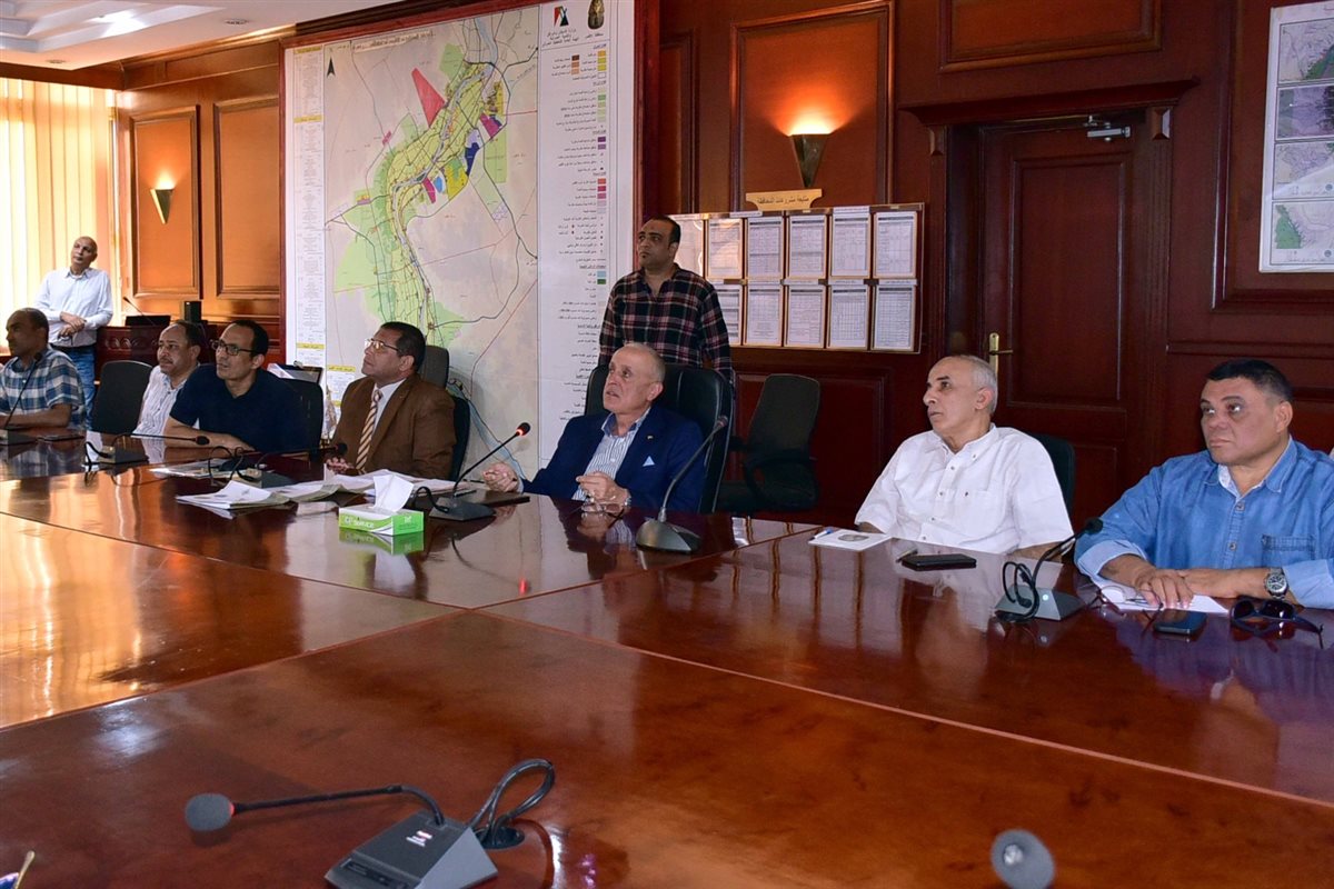 محافظ الأقصر يعتمد خريطة الحدود الإدارية