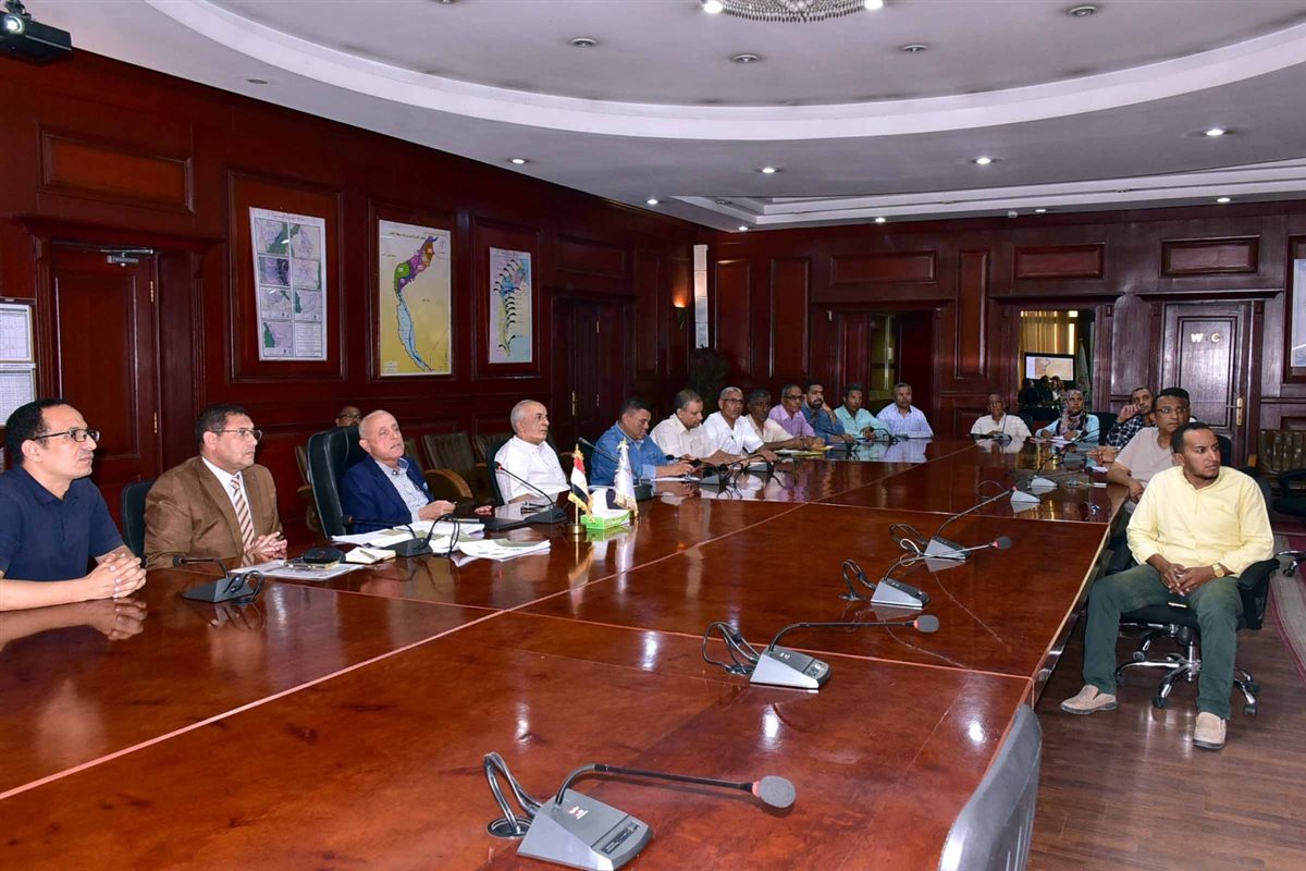 محافظ الأقصر يعتمد خريطة الحدود الإدارية