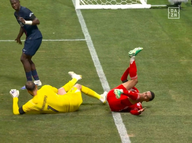 <strong>إصابة جمال موسيالا في مباراة بايرن ميونخ وباريس سان جيرمان في ربع نهائي كأس العالم للأندية 2025</strong>