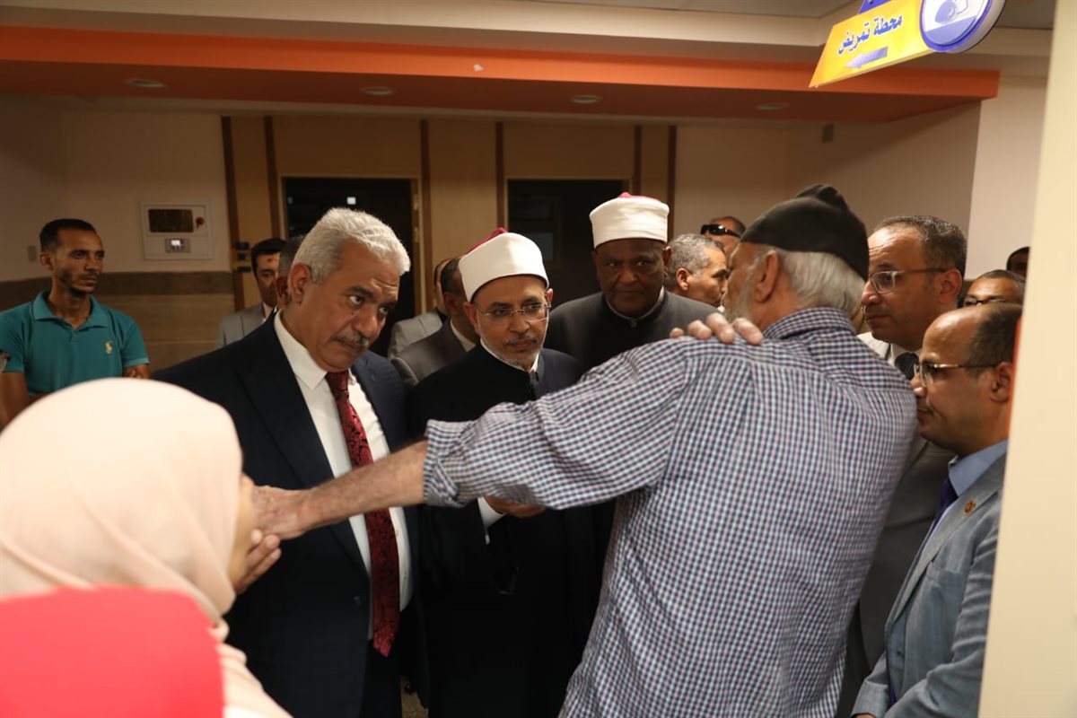 قيادات الأزهر الشريف تلتقي مصابي غزة في مستشفى أسيوط 
