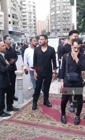 اللقطات الأولى من عزاء الفنان أحمد عامر بحضور نجوم الفن