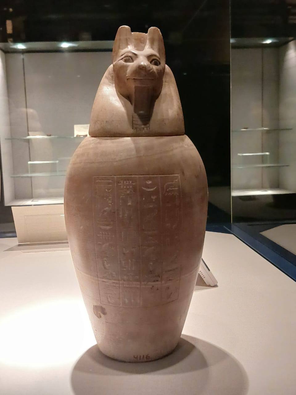  أواني كانوبية مصنوعة من المرمر