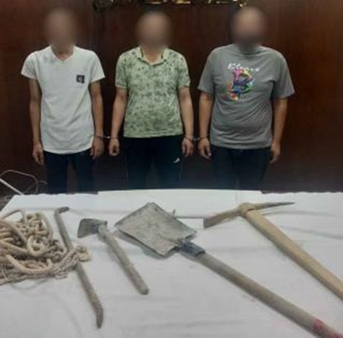 المتهمين والمضبوطات 