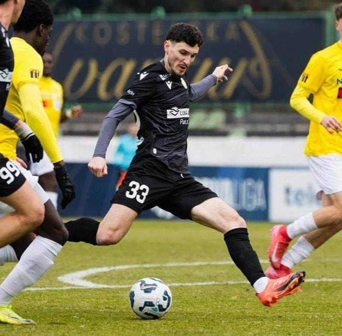 <strong>الكرواتي فران توميك لاعب كوبر السلوفيني</strong>