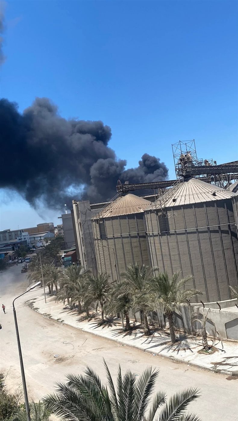 جانب من الحريق