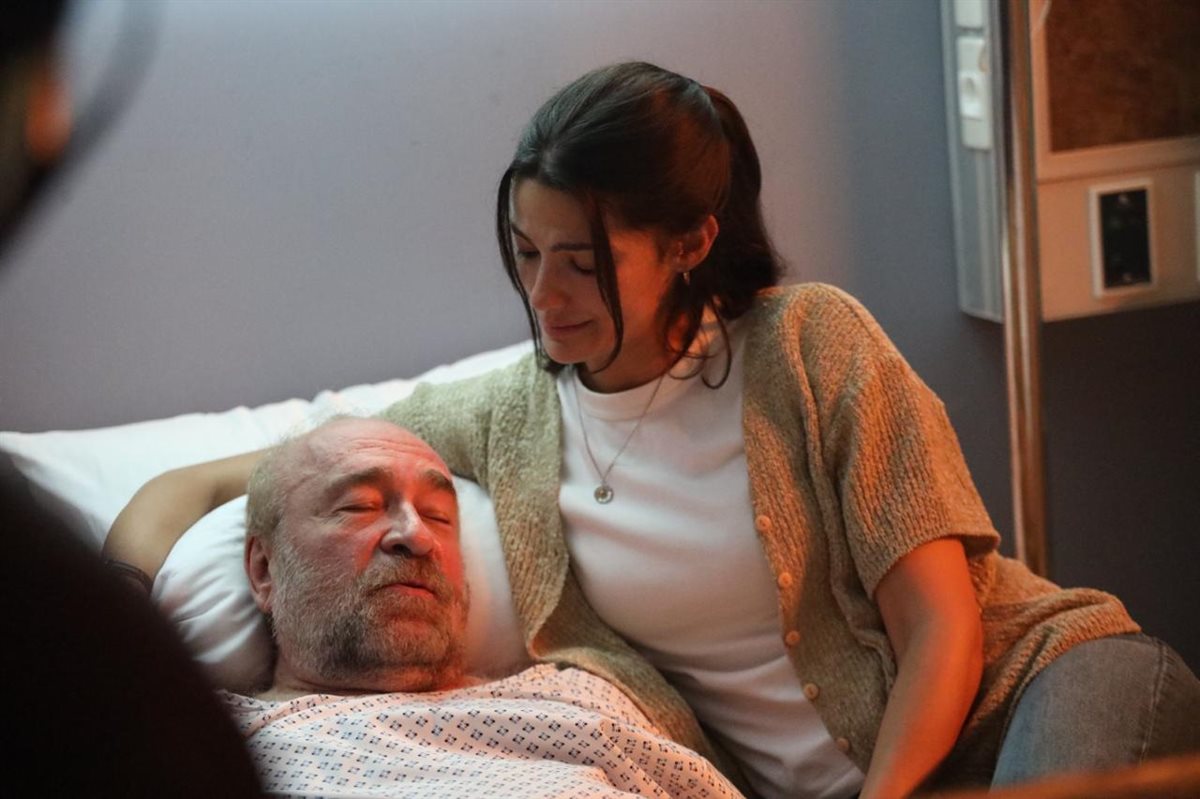 الفنانة تارا عماد