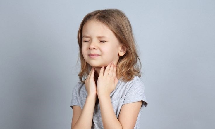 علاج التهابات الحلق في المنزل