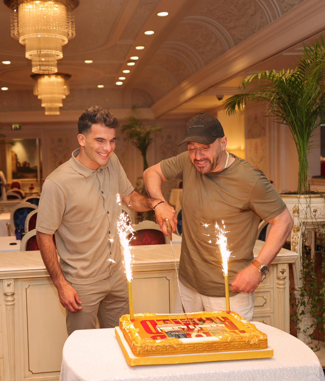 زيزو والسقا في فندق Palazzo Versace Dubai بالعاصمة الإماراتية دبي