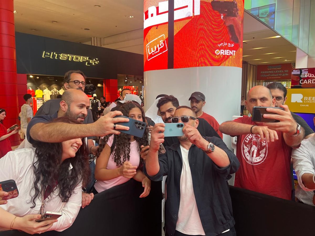 تفاعل الجمهور مع السقا في العرض الخاص لفيلم أحمد وأحمد