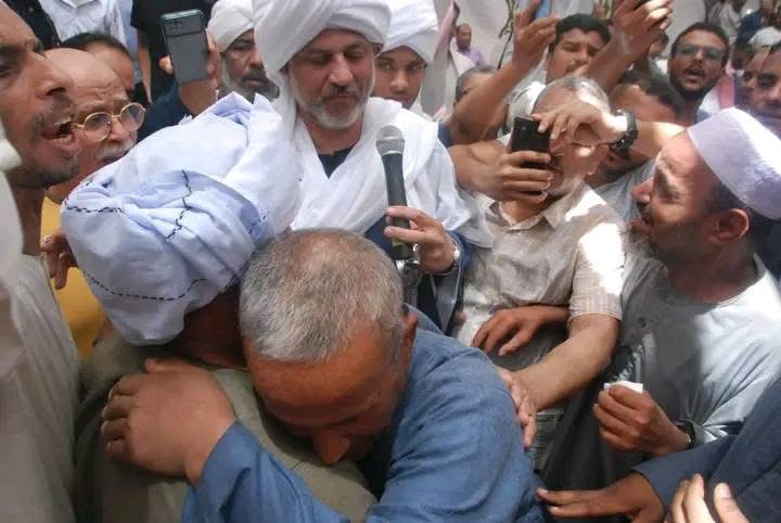 القودة الكفن الذي يوقف الدم في الصعيد