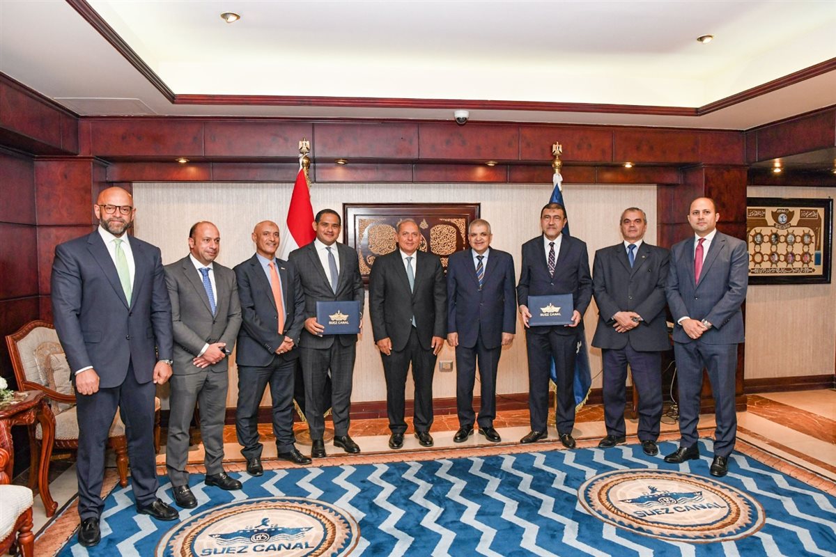 توقيع بروتوكول بين قناة السويس وبنك مصر