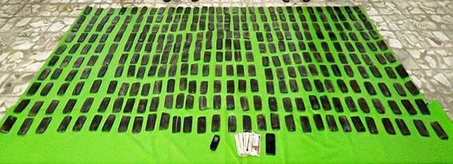 بؤرة اجراميه بتهمة جلب المواد المخدرة بالمحافظات (8)