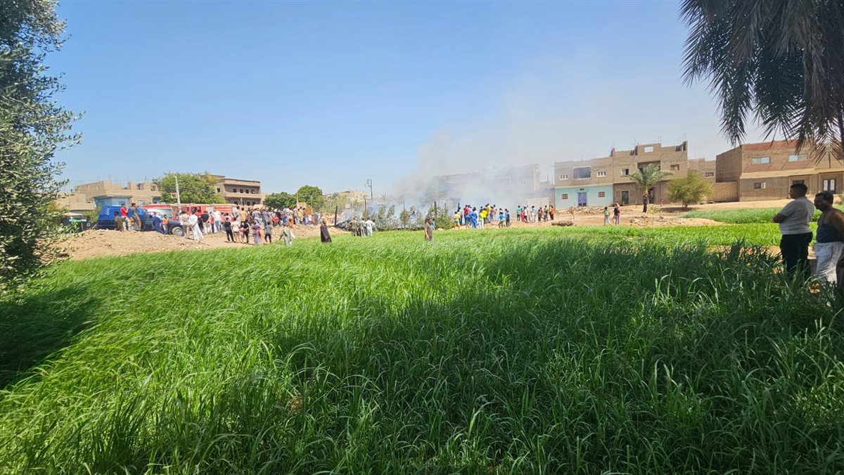 اندلاع حريق بمخزن خردة بأسيوط