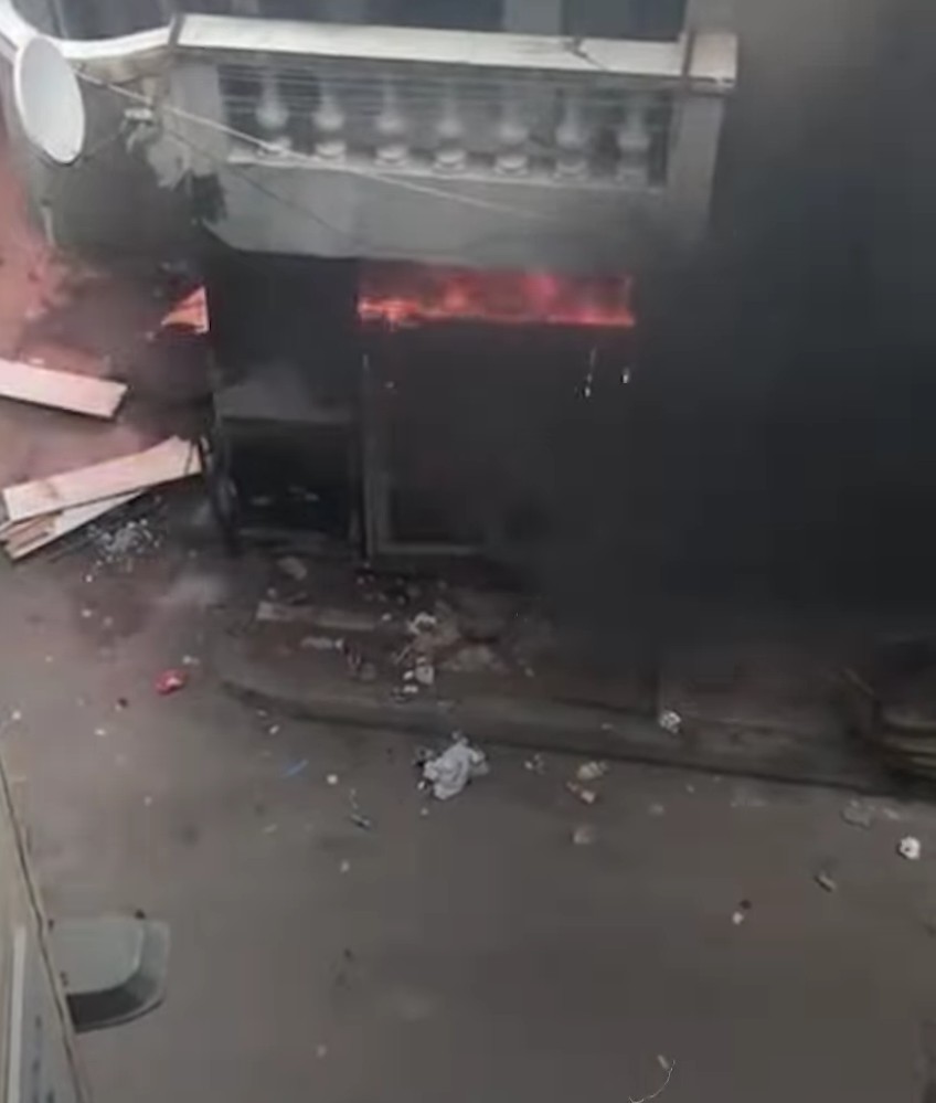 حريق بمخزن خردة بالإسكندرية 