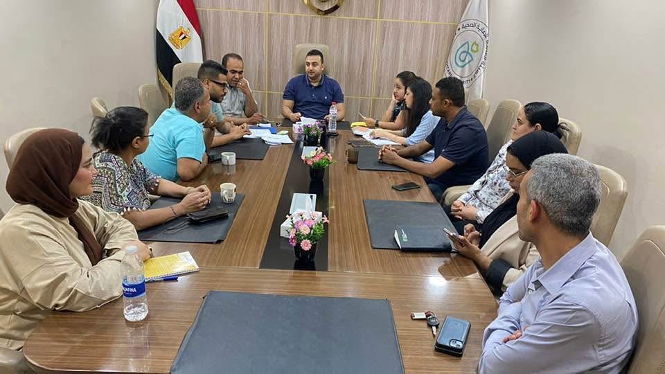 اجتماع مدير هيئة الرعاية الصحية بالأقصر