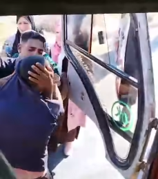 واقعة تعدي مجموعة من الاشخاص على سائق (1)