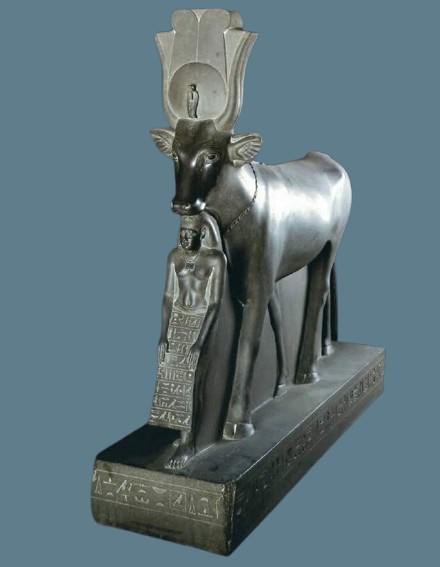 تمثال نادر لـ الملك بسماتيك