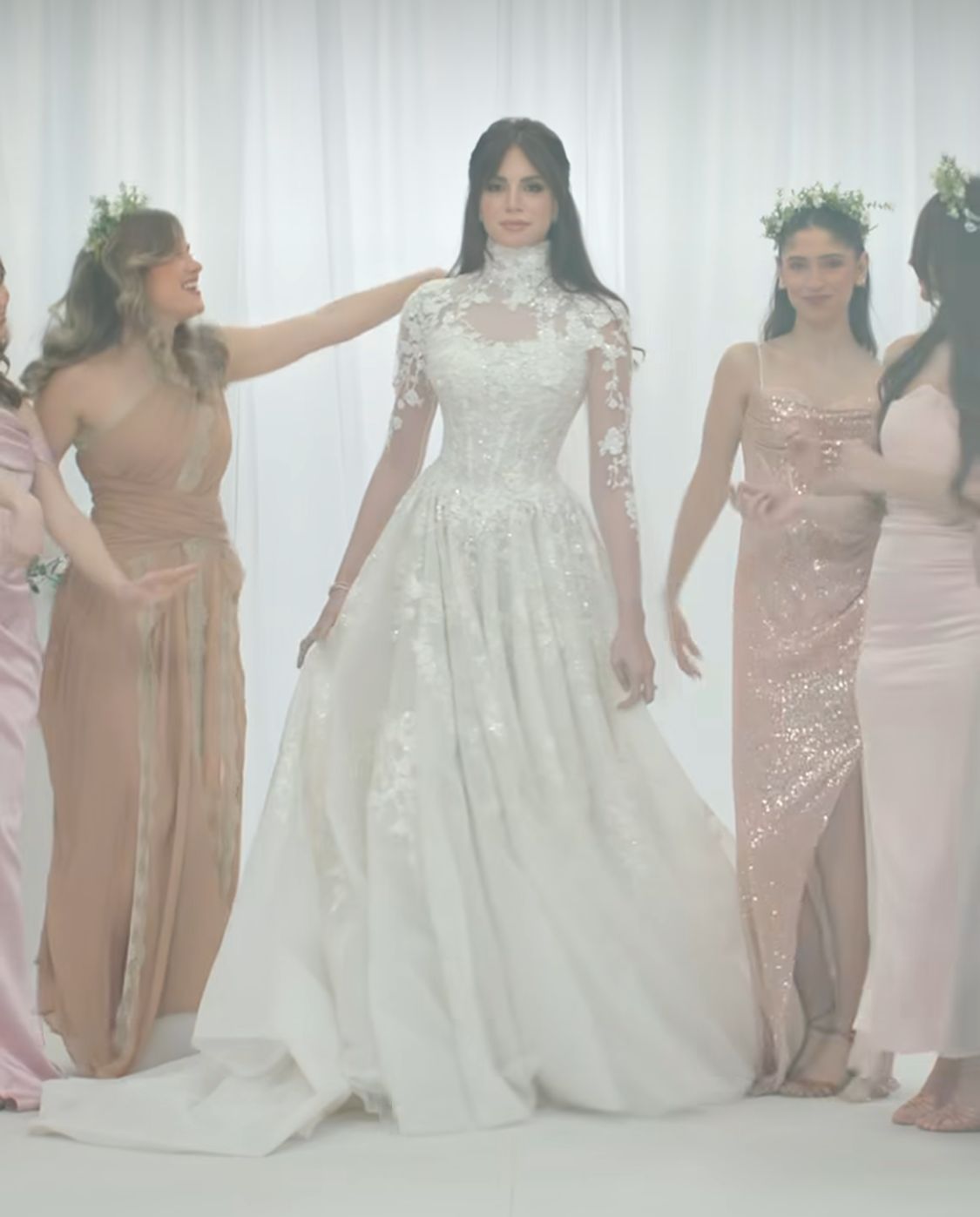 آمال ماهر تروج لأغنيتها خبر عاجل: خلال أيام