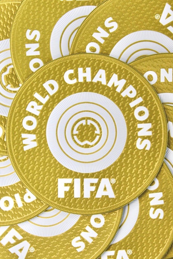 الشارة الذهبية الخاصة ببطل كأس العالم للأندية