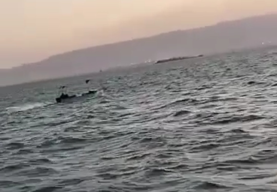 مركب صيد في خليج السويس 