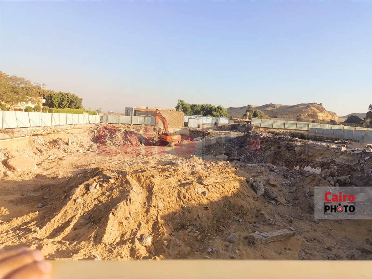 صور التكسير داخل منطقة أهرامات الجيزة 