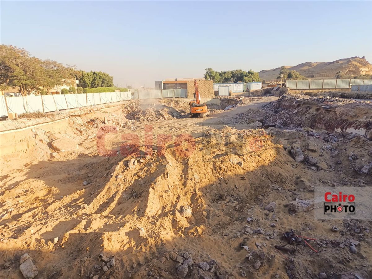 صور التكسير داخل منطقة أهرامات الجيزة 