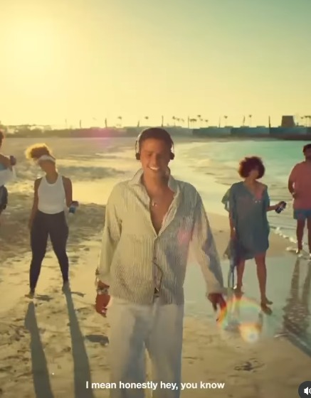 عمرو دياب يقدم إعلان بيبسي الجديد لصيف 2025 رفقة نجله عبد الله