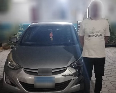 ضبط عدد من قائدي السيارات لقيامهم بالسير عكس الاتجاه