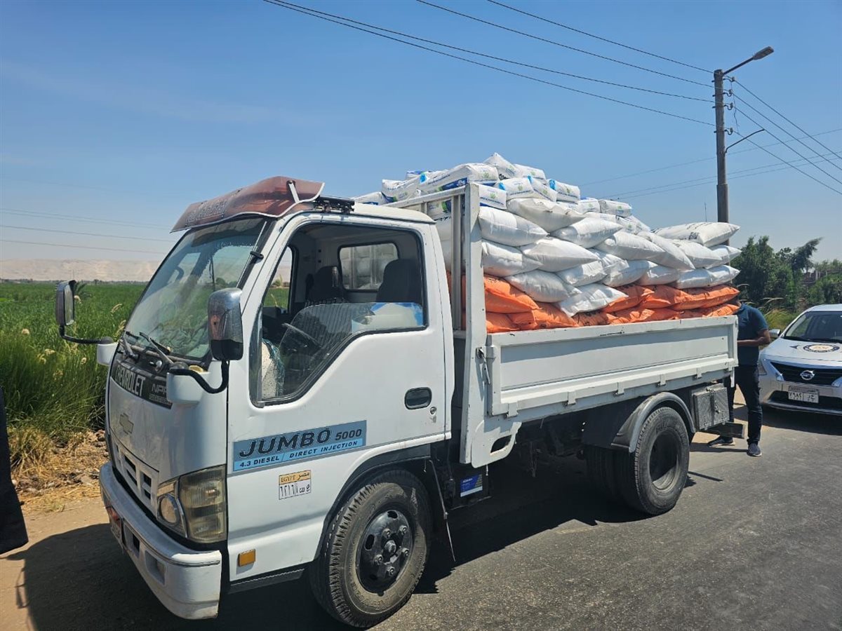 تموين الأقصر يضبط أسمدة مدعمة 